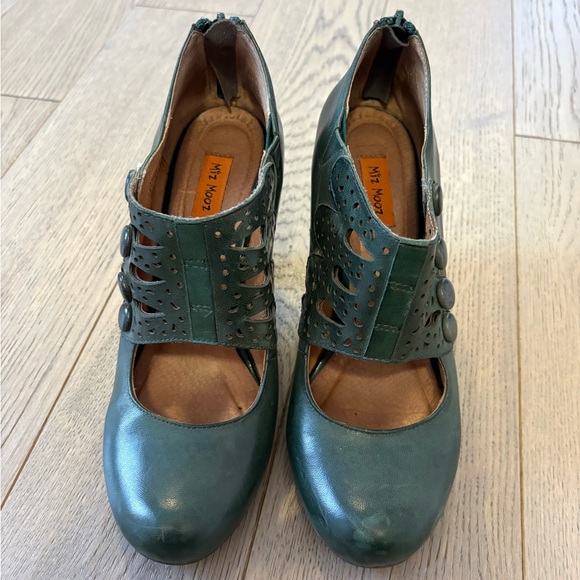Miz Mooz Green Leather Heels - Picture 2 of 9